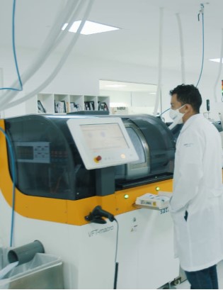 Laboratório de surfaçagem digital da Global Lenses